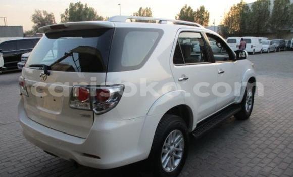Sayi Na hannu Toyota Fortuner Blanc Mota in Kigali a Rwanda Sayi Na hannu Toyota Fortuner Blanc Mota in Kigali a Rwanda