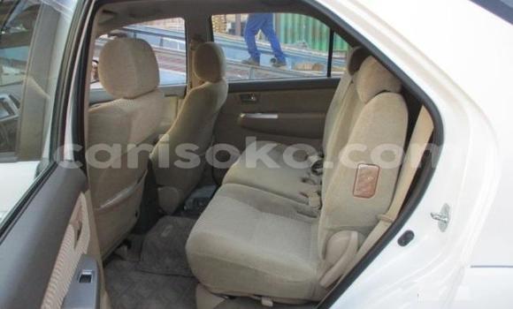 Sayi Na hannu Toyota Fortuner Blanc Mota in Kigali a Rwanda Sayi Na hannu Toyota Fortuner Blanc Mota in Kigali a Rwanda