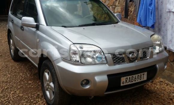 Acheter Occasion Voiture Nissan X-Trail Gris à Kigali au Rwanda Acheter Occasion Voiture Nissan X-Trail Gris à Kigali au Rwanda