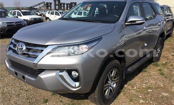 Sayi Na hannu Toyota Fortuner Gris Mota in Kigali a Rwanda Sayi Na hannu Toyota Fortuner Gris Mota in Kigali a Rwanda
