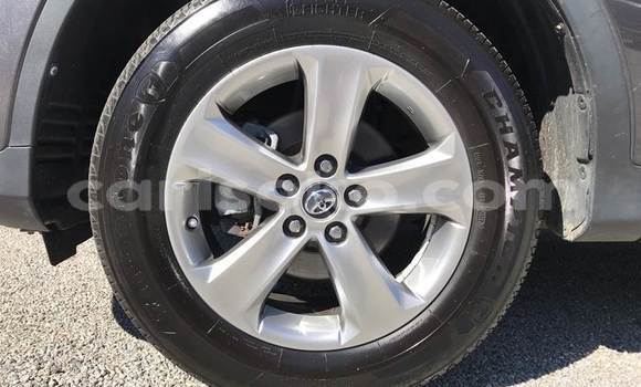 Sayi Imported Toyota RAV4 Beige Mota in Kigali a Rwanda Sayi Imported Toyota RAV4 Beige Mota in Kigali a Rwanda