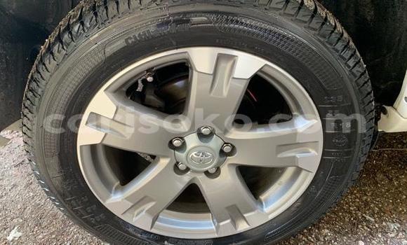 Sayi Na hannu Toyota RAV4 Blanc Mota in Kigali a Rwanda Sayi Na hannu Toyota RAV4 Blanc Mota in Kigali a Rwanda