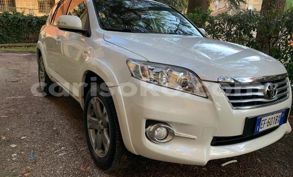 Sayi Na hannu Toyota RAV4 Blanc Mota in Kigali a Rwanda Sayi Na hannu Toyota RAV4 Blanc Mota in Kigali a Rwanda