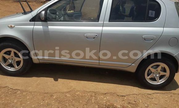 Acheter Occasion Voiture Toyota Yaris Gris à Kigali, Rwanda Acheter Occasion Voiture Toyota Yaris Gris à Kigali, Rwanda