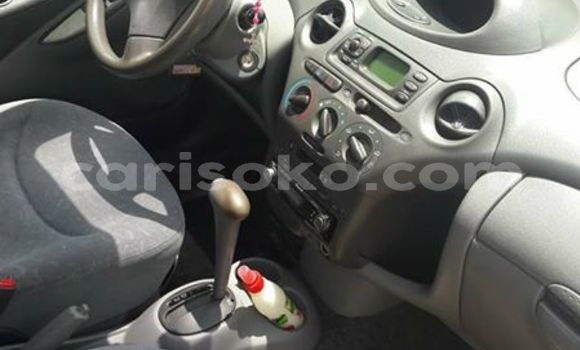 Acheter Occasion Voiture Toyota Yaris Gris à Kigali, Rwanda Acheter Occasion Voiture Toyota Yaris Gris à Kigali, Rwanda
