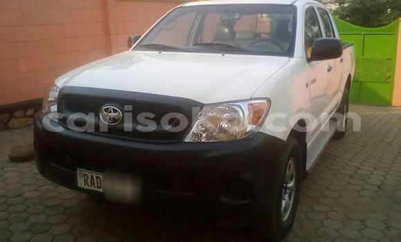 Acheter Occasion Voiture Toyota Hilux Blanc à Kigali, Rwanda Acheter Occasion Voiture Toyota Hilux Blanc à Kigali, Rwanda