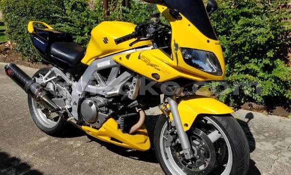 اشتري مستعمل Suzuki SV Autre دراجة نارية في Butare في Butare