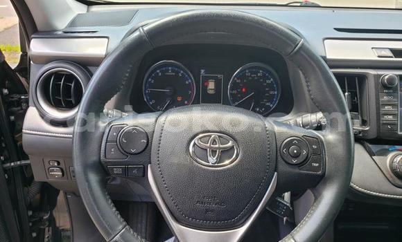 Sayi Na hannu Toyota RAV4 Beige Mota in Kigali a Rwanda Sayi Na hannu Toyota RAV4 Beige Mota in Kigali a Rwanda