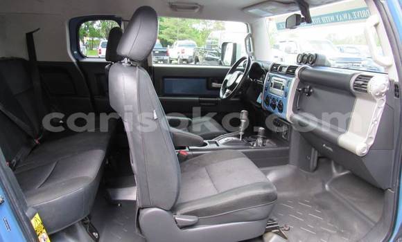 Sayi Na hannu Toyota FJ Cruiser Bleu Mota in Kigali a Rwanda Sayi Na hannu Toyota FJ Cruiser Bleu Mota in Kigali a Rwanda