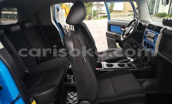 Sayi Imported Toyota FJ Cruiser Bleu Mota in Kigali a Rwanda Sayi Imported Toyota FJ Cruiser Bleu Mota in Kigali a Rwanda