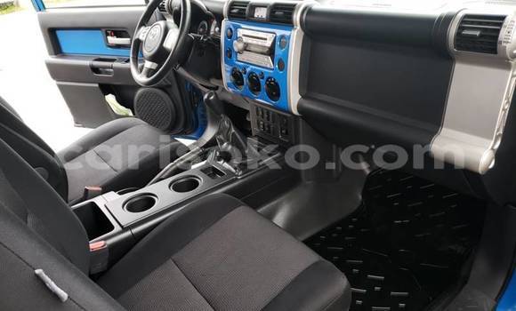 Sayi Imported Toyota FJ Cruiser Bleu Mota in Kigali a Rwanda Sayi Imported Toyota FJ Cruiser Bleu Mota in Kigali a Rwanda