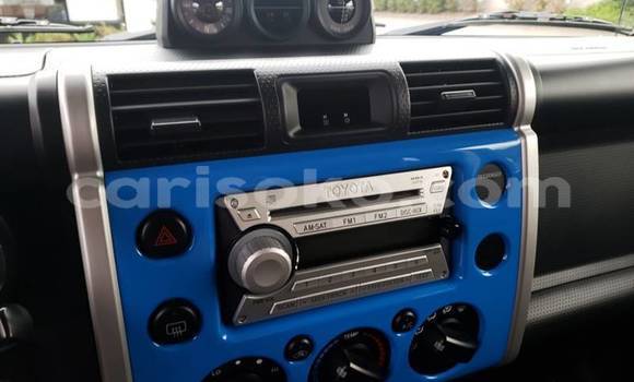 Sayi Imported Toyota FJ Cruiser Bleu Mota in Kigali a Rwanda Sayi Imported Toyota FJ Cruiser Bleu Mota in Kigali a Rwanda