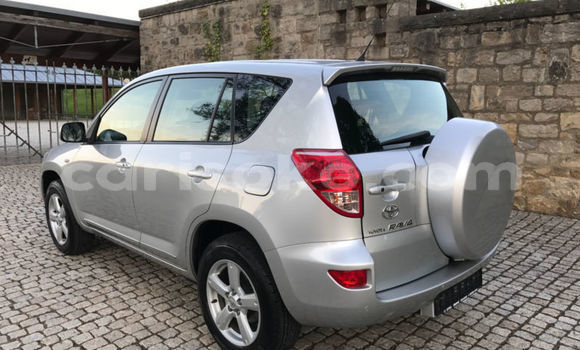 Sayi Na hannu Toyota RAV4 Gris Mota in Kigali a Rwanda Sayi Na hannu Toyota RAV4 Gris Mota in Kigali a Rwanda