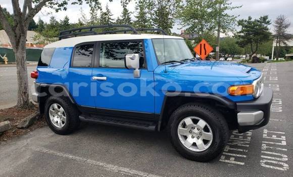 Sayi Imported Toyota FJ Cruiser Bleu Mota in Kigali a Rwanda Sayi Imported Toyota FJ Cruiser Bleu Mota in Kigali a Rwanda