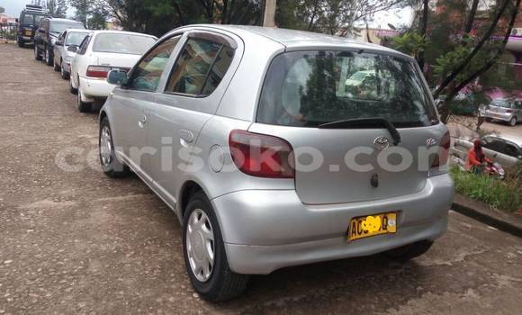 Acheter Occasion Voiture Toyota Vitz Gris à Kigali au Rwanda Acheter Occasion Voiture Toyota Vitz Gris à Kigali au Rwanda