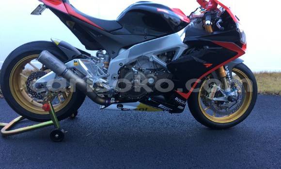 Acheter Occasion Moto Aprilia Habana Noir à Karongi au Rwanda Acheter Occasion Moto Aprilia Habana Noir à Karongi au Rwanda