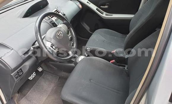 Sayi Na hannu Toyota Yaris Gris Mota in Kigali a Rwanda Sayi Na hannu Toyota Yaris Gris Mota in Kigali a Rwanda