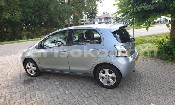 Sayi Na hannu Toyota Yaris Gris Mota in Kigali a Rwanda Sayi Na hannu Toyota Yaris Gris Mota in Kigali a Rwanda