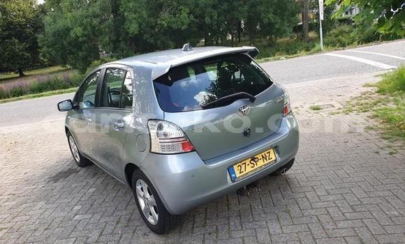 Sayi Na hannu Toyota Yaris Gris Mota in Kigali a Rwanda Sayi Na hannu Toyota Yaris Gris Mota in Kigali a Rwanda