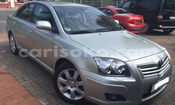 Acheter Occasion Voiture Toyota Avensis Gris à Kigali au Rwanda Acheter Occasion Voiture Toyota Avensis Gris à Kigali au Rwanda