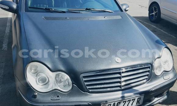Acheter Occasion Voiture Mercedes‒Benz C-Class Noir à Kigali au Rwanda Acheter Occasion Voiture Mercedes‒Benz C-Class Noir à Kigali au Rwanda