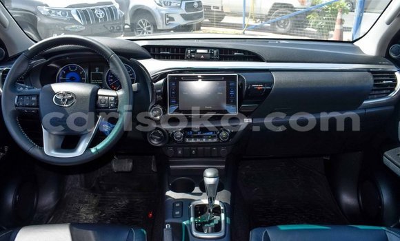 Buy New Toyota Hilux Silver Car in Bokwango in Rwanda Buy New Toyota Hilux Silver Car in Bokwango in Rwanda