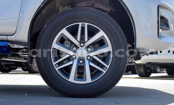 Buy New Toyota Hilux Silver Car in Bokwango in Rwanda Buy New Toyota Hilux Silver Car in Bokwango in Rwanda