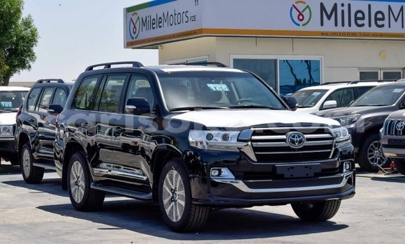 Buy New Toyota Land Cruiser Black Car in Bokwango in Rwanda Buy New Toyota Land Cruiser Black Car in Bokwango in Rwanda