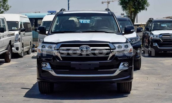 Buy New Toyota Land Cruiser Black Car in Bokwango in Rwanda Buy New Toyota Land Cruiser Black Car in Bokwango in Rwanda