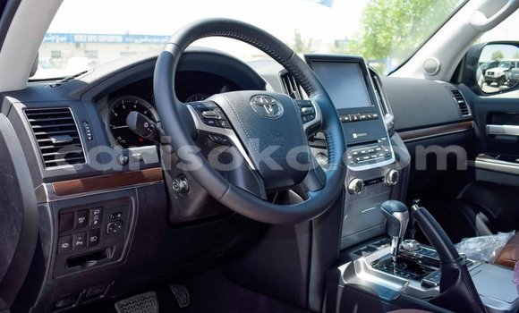 Buy New Toyota Land Cruiser Black Car in Bokwango in Rwanda Buy New Toyota Land Cruiser Black Car in Bokwango in Rwanda