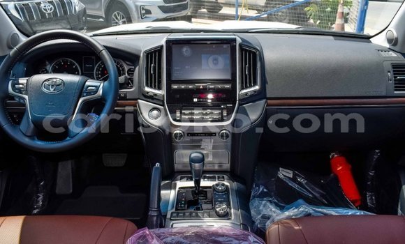 Buy New Toyota Land Cruiser Black Car in Bokwango in Rwanda Buy New Toyota Land Cruiser Black Car in Bokwango in Rwanda