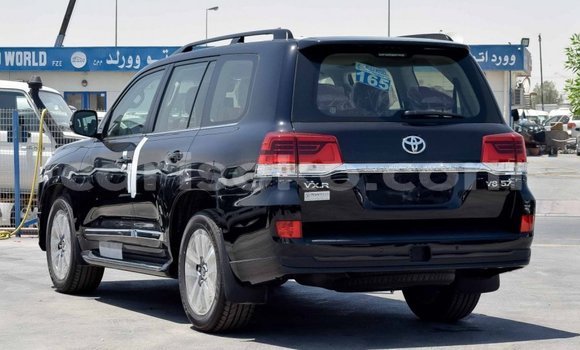 Buy New Toyota Land Cruiser Black Car in Bokwango in Rwanda Buy New Toyota Land Cruiser Black Car in Bokwango in Rwanda