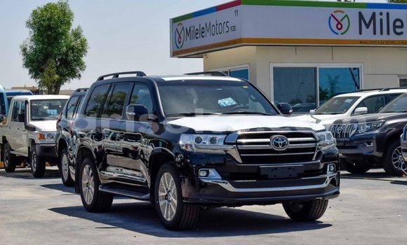 Buy New Toyota Land Cruiser Black Car in Bokwango in Rwanda Buy New Toyota Land Cruiser Black Car in Bokwango in Rwanda