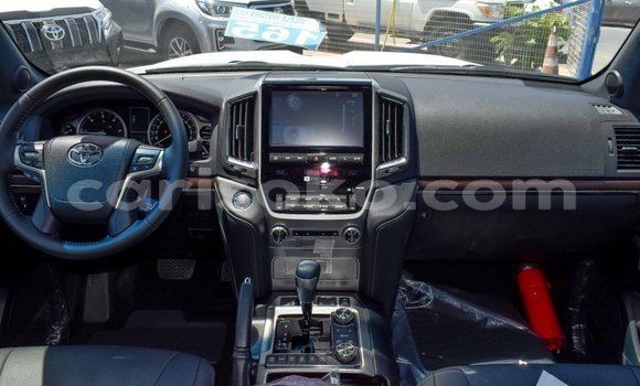 Buy New Toyota Land Cruiser Black Car in Bokwango in Rwanda Buy New Toyota Land Cruiser Black Car in Bokwango in Rwanda