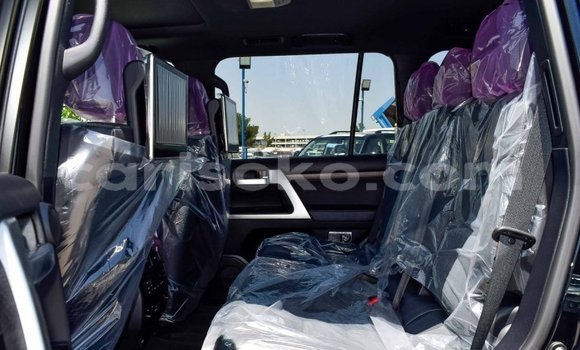 Buy New Toyota Land Cruiser Black Car in Bokwango in Rwanda Buy New Toyota Land Cruiser Black Car in Bokwango in Rwanda