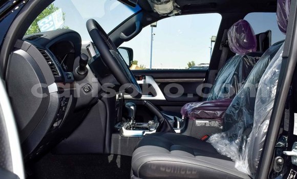 Buy New Toyota Land Cruiser Black Car in Bokwango in Rwanda Buy New Toyota Land Cruiser Black Car in Bokwango in Rwanda