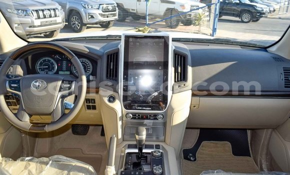 Buy New Toyota Land Cruiser Black Car in Bokwango in Rwanda Buy New Toyota Land Cruiser Black Car in Bokwango in Rwanda