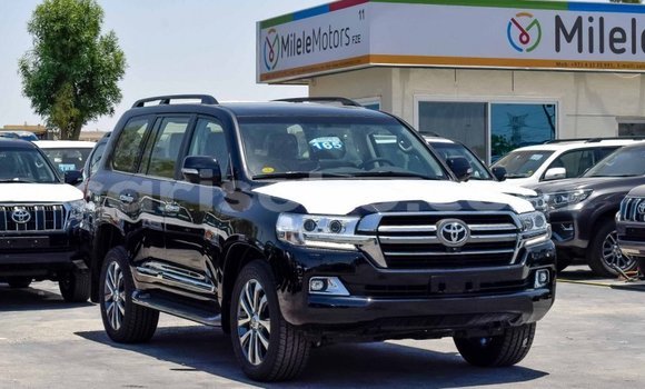 Buy New Toyota Land Cruiser Black Car in Bokwango in Rwanda Buy New Toyota Land Cruiser Black Car in Bokwango in Rwanda