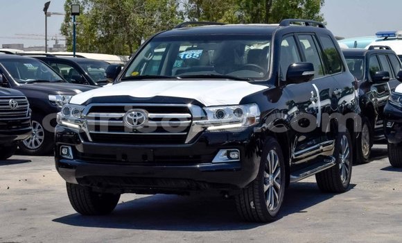 Buy New Toyota Land Cruiser Black Car in Bokwango in Rwanda Buy New Toyota Land Cruiser Black Car in Bokwango in Rwanda