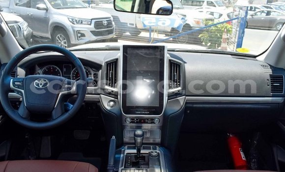 Buy New Toyota Land Cruiser Black Car in Bokwango in Rwanda Buy New Toyota Land Cruiser Black Car in Bokwango in Rwanda