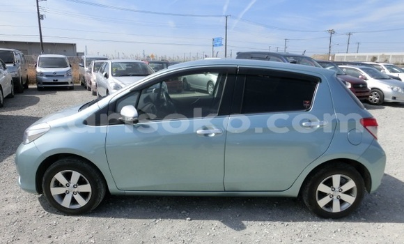 Acheter Occasion Voiture Toyota Vitz Bleu à Kigali, Rwanda Acheter Occasion Voiture Toyota Vitz Bleu à Kigali, Rwanda