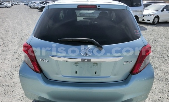 Acheter Occasion Voiture Toyota Vitz Bleu à Kigali, Rwanda Acheter Occasion Voiture Toyota Vitz Bleu à Kigali, Rwanda