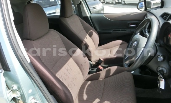 Acheter Occasion Voiture Toyota Vitz Bleu à Kigali, Rwanda Acheter Occasion Voiture Toyota Vitz Bleu à Kigali, Rwanda