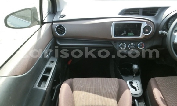 Acheter Occasion Voiture Toyota Vitz Bleu à Kigali, Rwanda Acheter Occasion Voiture Toyota Vitz Bleu à Kigali, Rwanda