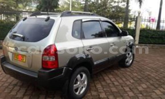 Buy Used Hyundai Tucson Silver Car in Kigali in Rwanda Buy Used Hyundai Tucson Silver Car in Kigali in Rwanda