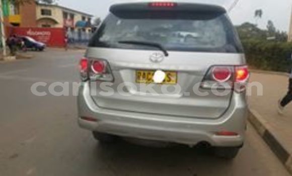 Sayi Na hannu Toyota Fortuner Gris Mota in Kigali a Rwanda Sayi Na hannu Toyota Fortuner Gris Mota in Kigali a Rwanda