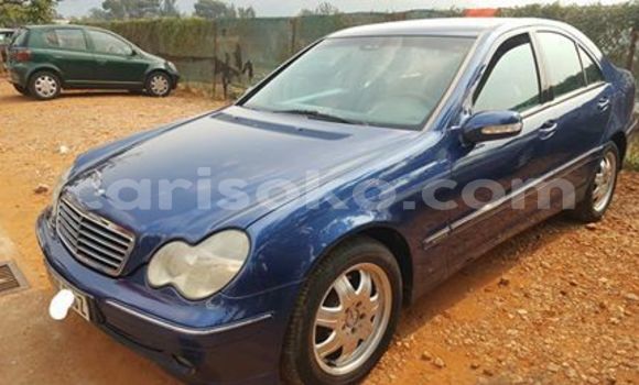Sayi Na hannu Mercedes-Benz C–Class Bleu Mota in Kigali a Rwanda Sayi Na hannu Mercedes-Benz C–Class Bleu Mota in Kigali a Rwanda