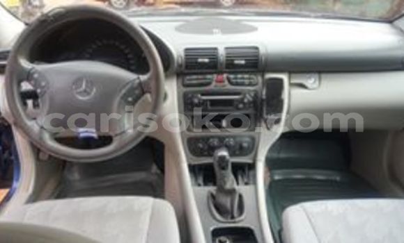 Sayi Na hannu Mercedes-Benz C–Class Bleu Mota in Kigali a Rwanda Sayi Na hannu Mercedes-Benz C–Class Bleu Mota in Kigali a Rwanda