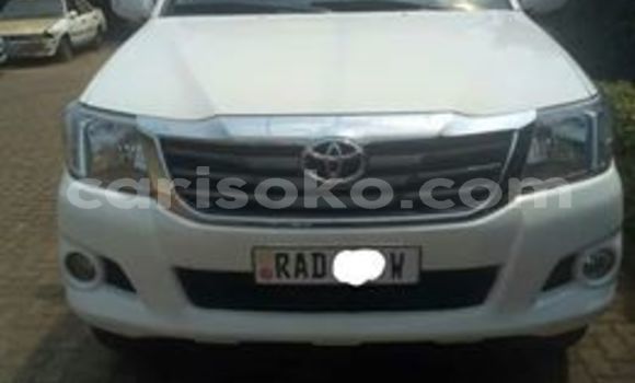 Sayi Na hannu Toyota Hilux Blanc Mota in Kigali a Rwanda Sayi Na hannu Toyota Hilux Blanc Mota in Kigali a Rwanda
