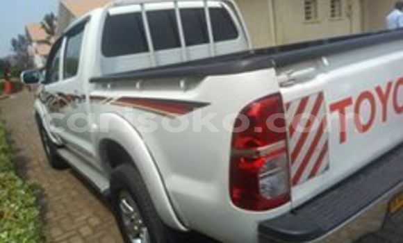 Sayi Na hannu Toyota Hilux Blanc Mota in Kigali a Rwanda Sayi Na hannu Toyota Hilux Blanc Mota in Kigali a Rwanda